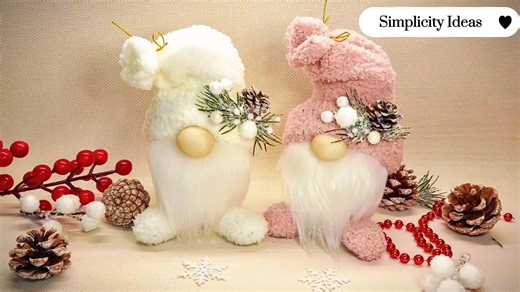 MIRA QUÉ LINDOS GNOMOS PUEDES HACER EN 10 MINUTOS CON CALCETINES Y UNA BOTELLA DE PLÁSTICO La forma más fácil, rápida y económica de hacer un gnomo con tus propias manos. Materiales: - Media blanca; - calcetín de nailon; - calcetín de felpa; - botella de plástico; - conos, ramas de abeto decorativas, cuentas. #tutorial #simplicityideas #christmas #diy #manualidades #navidad #gnome #littlegnome #diygnome #gnomo | Simplicity Ideas