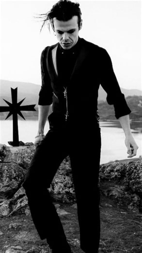 “Zombie”. Live on @sternshow | Yungblud