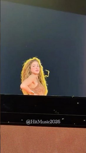 Shakira - Hips Don't Lie (Live in Paraguay - Night 2) #Shakira #LMYNL #LMYNLWorldTour