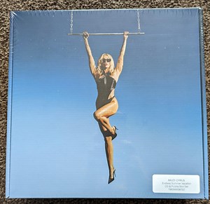 Miley Cyrus - Endless Summer Vacation