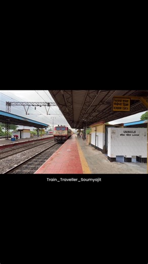 22321-Hool Express(HWH-SURI) is rushing through belur with 22519 Howrah wap-4 . | Soumyajit Das
