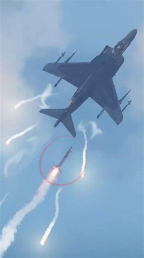 AV-8B Harrier II Pilot Demonstrates Incredible Missile Evasion Skill