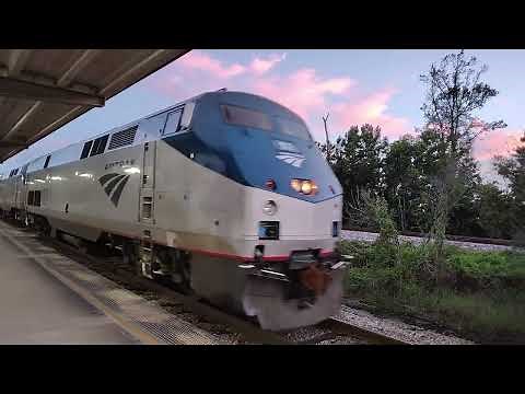 Amtrak Silver Meteor #98 Arrives at dusk in Savannah, GA | Scenic.