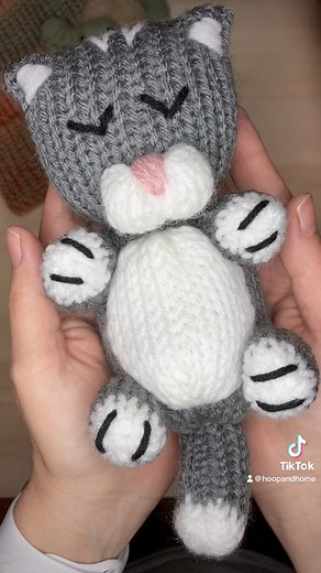 45K views · 714 reactions | Finished the first sleepy kitty ‍⬛ #knittingmachine #knitting #kitty #amigurumi | Hoop and Home | Facebook