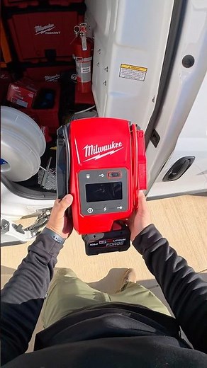 Milwaukee Tools M18 HOTSHOT™ Jump Starter