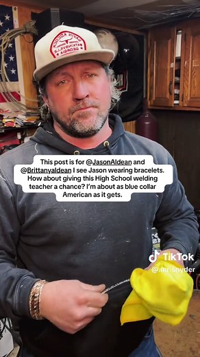 #fullthrottle #jasonaldean #bluecollar #mrsnyder #justawelder @Jason Aldean @Brittanyaldean how about it? LFG! 🇺🇸