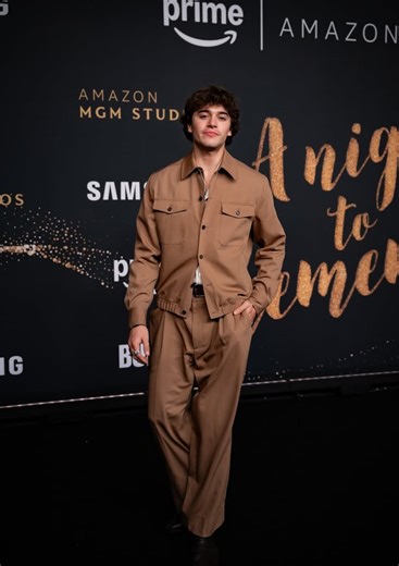 Esquire Germany on Instagram: "Weil ja bald Valentinstag ist, haben wir auf dem "A Night To Remember"-Event von Prime Video und Amazon MGM Studios im Rahmen der Berlinale mal nach den besten Date-Night-Filmen gefragt.⁣ ⁣ 🎤 @elenarosemeyer⁣ 🎥 @cemrefilm⁣ ⁣ #Berlinale2026 #WhatToWatch #ANightToRemember #datenight #movies"