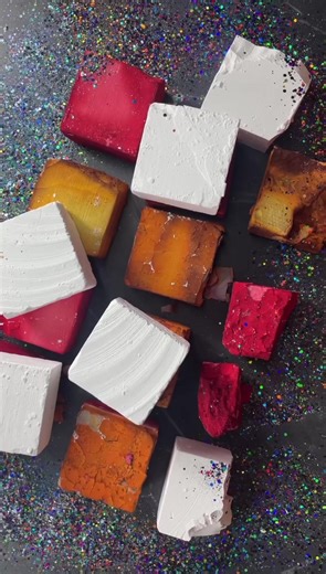 #dyedgymchalkasmrcrush #viral?videotiktok😇😇 #gymchalkcrushing #dyedgymchalkasmrvideo #dyedgymchalkasmr