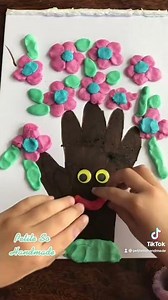 Fleurs en pâte à modeler - activité avec les enfants