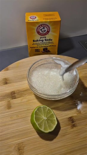 Natural Home Remedy to Eliminate Dandruff Fast