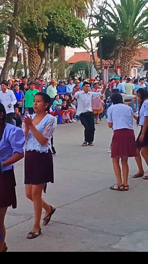 Chuntunqui - Traditional Bolivian Christmas Villancicos and Dance