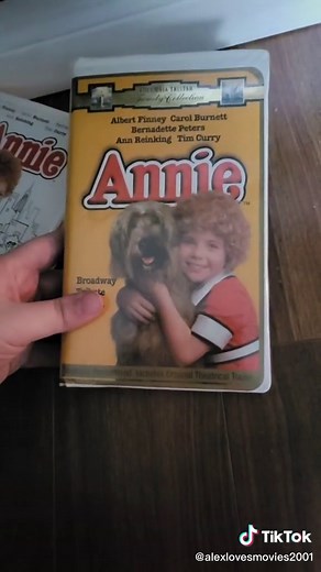Comparing three different VHS editions of Annie (1982). The 1995 VHS, the 1997 VHS, and the 2004 VHS.