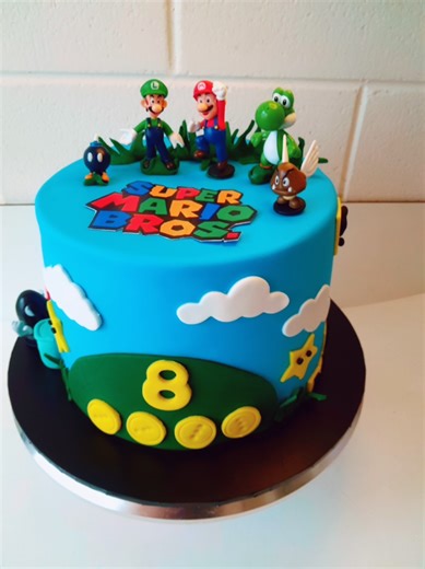Decorate a Super Mario Bros cake with me. FOLLOW for more cake decorating content. #cakedecorator #aucklandcakes #cakedelivery