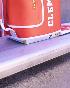 Nobody Likes warm 🍺. That’s why we designed the Kanga Kase Mate to easily keep the whole case of beverages cold for 7 hours without ice! | Kanga Coolers