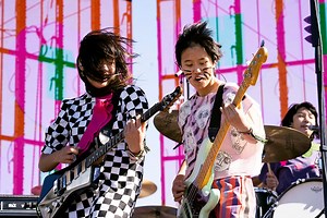 The Linda Lindas Perform New Punk Rock Holiday Single “Groovy Xmas” -