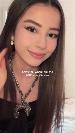 2000s Baddie Look: Makeup Inspiration
