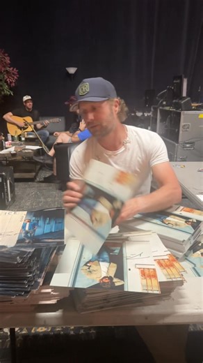 My new album ‘Broken Branches’ is out now! Shop exclusive, vinyl, boxsets, and more on my official album store. | Dierks Bentley