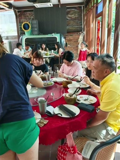 🧧✨ 2026 农历新年快乐！马年行大运 🐎❤️ ✨🧧🌊 高渊必吃打卡海鲜餐馆环境舒适 · 古典娘惹装饰 · 新年气氛满满🏠 Kabaya Restaurant【清香活海鲜】新鲜现捞活海鲜 🦞#槟城