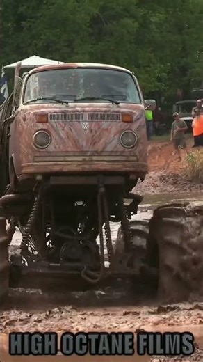 Mega VW Bus vs The Louisiana MudFest bounty hole 2025 #megatruck #mudbog #offroad #mud