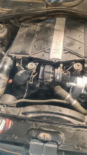 Mercedes Benz Engine Sounds #automobile #mechanic #boy #youtubeshorts