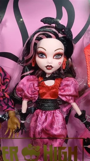 Monster High: Edição de Valentine's Day com Draculaura