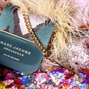 De nieuwste manier om te genieten – De Marc Jacobs Decadence, Eau So Decadent, Eau de Toilette. #EauSoDecadent 😉 | Marc Jacobs Fragrances