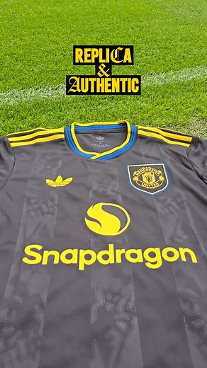 Up close with the authentic and replica versions of our new third kit 🔎🌓 Snapdragon 📲 https://bit.ly/3Hcx5rj | Manchester United