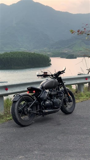 Âm thanh động cơ Triumph Bobber: Một bản nhạc tuyệt vời