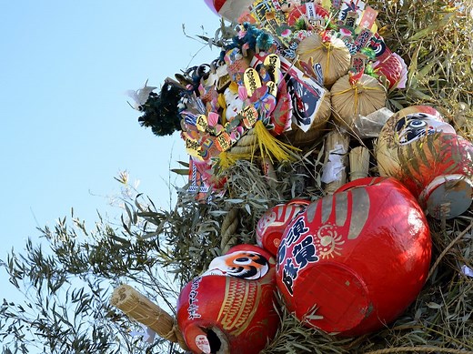 正月飾りはいつまで飾る？外す時期（松の内）や処分・使い回しのマナーを解説 [結婚式・披露宴マナー] All About