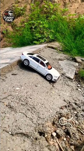 Ultimately Pro RC Car Toyota Tundra Stunts And Fall.#youtubeshorts#shorts