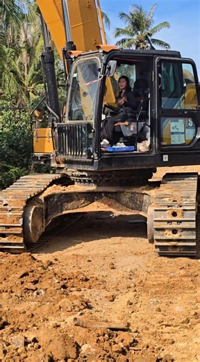 Girl Power in Action 💪 Moving Mountains with a Backhoe Loader 🙏 Never underestimate strength and capability 😱 | Desi Talent