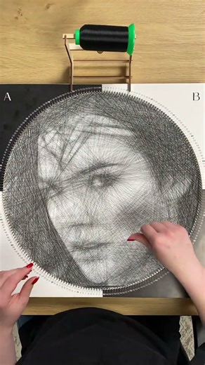 The strings came together to form an eye-catching and captivating portrait of an Amazonian woman🦸‍♀️