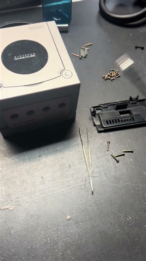 #retrogaming #nintendo GameCube not reading games.