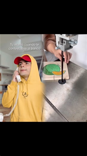 Dice mi mamá que no esta 💀 #comedia Tu mamá cuando le contestabas al del banco