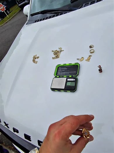 184K views · 5.4K reactions | Not every deal starts smooth, but we always get it right 欄 #gold #hustler #14k #ct #goldflipping #entrepreneur #newhaven #hartford #hartford #24k #bennybuysgold | Arben Komani | Facebook