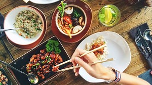 Isteni mézes szezámmagos kínai csirke – készítsd el otthon!