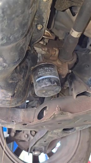 Mazda oil filter changing trick #automotive #DIY #usa #mechanic | Clipy Mechanic