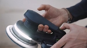 La nouvelle ponceuse sans fil ETSC 125/150 équipée d'un anneau LED, vous permet de mieux voir la surface pour des résultats de ponçage parfaitement visible 💡😍 Elle sera disponible à partir de février 2025 ! Avez-vous hâte de la tester ? ✅ Ponceuse excentrique hybride ETSC 2 150/125 : référence 577726 / 577736 🌐 festool.fr/@577726 / 🌐 festool.fr/@577736 #festool #festoolfrance #festoolfan #festoolme #tools #powertools #nouveauté #igtools #toolsofthetrade #ponceuse #ponçage #etsc125 #etsc150 #