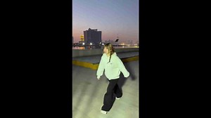 Woman loses balance during tumbling in Tianjin, China