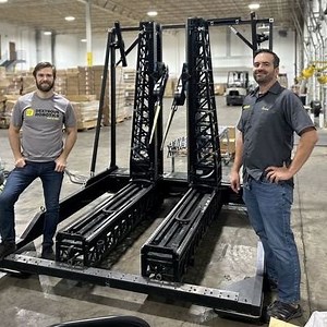 Outside-the-Box Thinking: This Robot Picker Uses Giant Chopsticks to Handle Packages - Core77