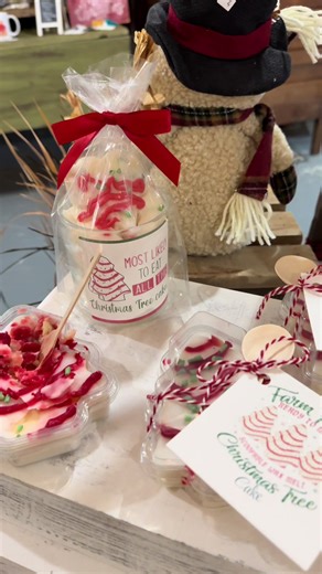 Christmas is coming but we still have a lot of our fall Scents waiting for Thanksgiving 🦌🍗🦃 #thanksgiving #Christmas #whitepinescountrystore