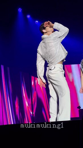 SEVENTEEN's Hoshi Shines in 'Wave' Performance - Be the Sun Bangkok