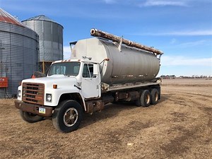 1980 International F1954 T/A Bulk Feed Truck | Transportation