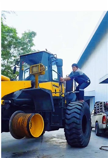 One Mistake and That Ring Becomes a Missile #workplace #mechaniclife #knowledge #howitworks #fyp