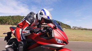 Yamaha YZF-R3 2020: modelo é avaliado na pista