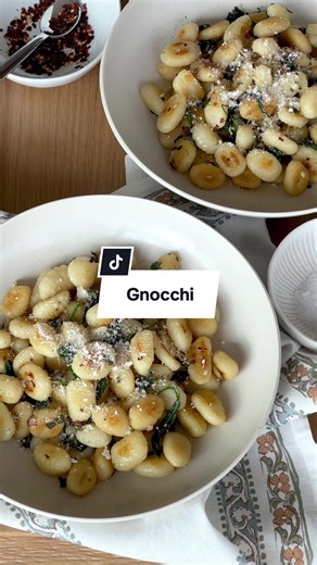 5-ingredient dinner idea! 🍽️ We whipped up this Gnocchi with Garlic Butter and Spinach in the brand-new Curated ceramic non-stick cookware from @All-Clad. This cookware from All-Clad is made for easy weeknight dinners with fast cleanup—and it’s only at Crate! This is a great cookware set for anyone interested in clean kitchen essentials or to add to your wedding registry. Save this recipe. Here’s how to make it. Cook packaged gnocchi until tender in salted boiling water in a large stockpot.Saut