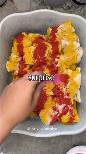Lets make SUNNY tie dyes 🌞 Do you love this colorway? Hate it? Love it but wouldn’t wear it?