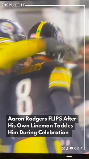 In a shocking twist during Steelers vs. Bengals (Week 7), Aaron Rodgers threw a sensational 68-yard touchdown to take the lead — only to be tackled from behind by his own offensive lineman, Broderick Jones, during the celebration. The moment turned chaotic: Rodgers shoved Jones, visibly furious at the unintentional hit. What should have been a highlight turned into pure tension. Despite Rodgers’ stellar stat line — 249 yards and 4 touchdowns — Pittsburgh fell 33–31 after Cincinnati drove down an