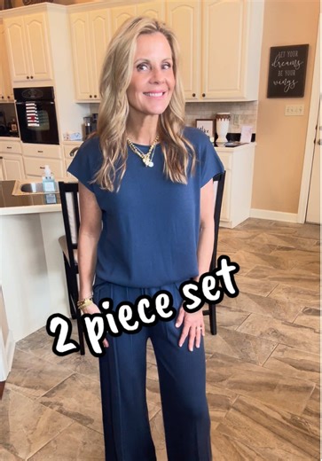 I’m in a small in this set. I’m 5’5” and 110-115 lbs. @Ommig #2pieceset #set #fashiontiktok #womensfashion #cuteset