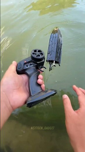 Mini RC Boat, Powerful RC Boat, Remote-Controlled Boat, Fast RC Boat, RC Boat Fun, High-Speed